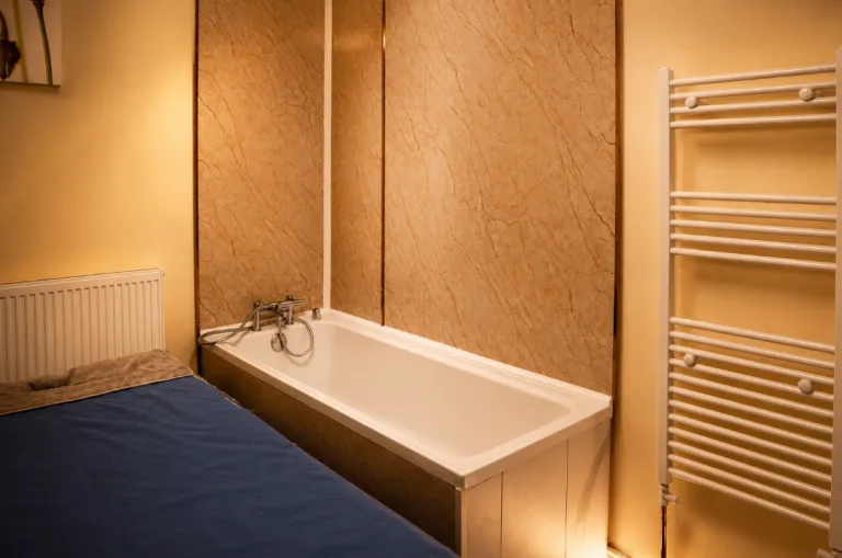 Treatment room with bath